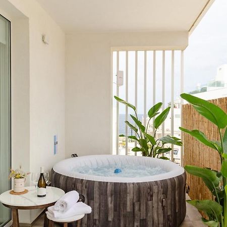 Apulialux Seaview Prestige Apt / Jacuzzi + Parking Lägenhet Polignano a Mare Exteriör bild